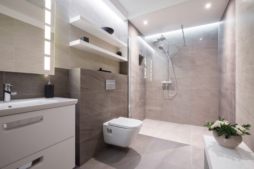 Small Bathroom Look Bigger With Tiles, What Colour Tiles Make A Small Bathroom Look Bigger